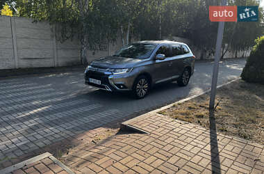 Позашляховик / Кросовер Mitsubishi Outlander 2022 в Запоріжжі