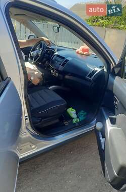 Внедорожник / Кроссовер Mitsubishi Outlander 2007 в 