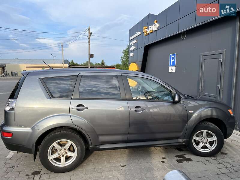 Позашляховик / Кросовер Mitsubishi Outlander 2012 в Львові