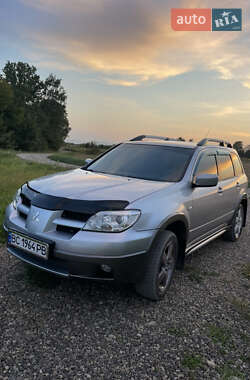 Внедорожник / Кроссовер Mitsubishi Outlander 2005 в 