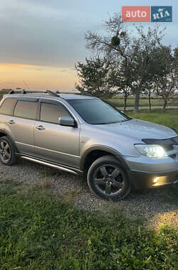 Внедорожник / Кроссовер Mitsubishi Outlander 2005 в 