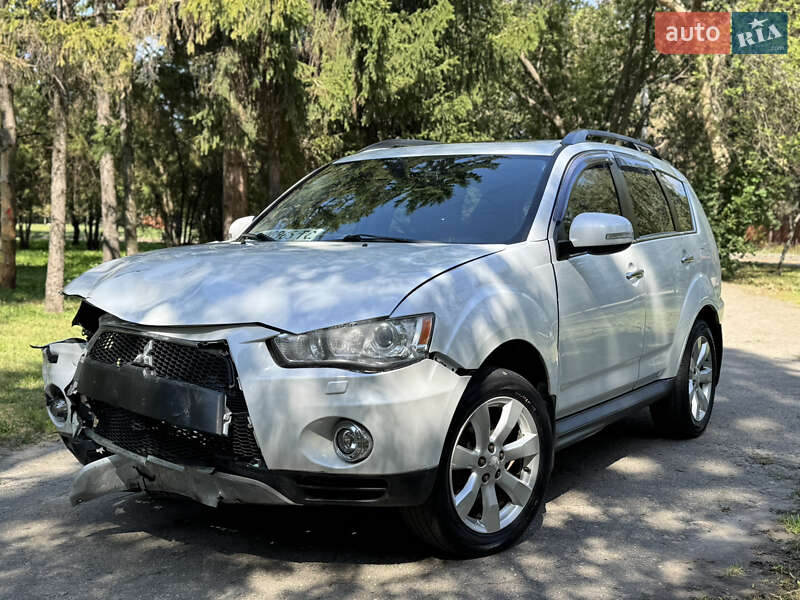 Mitsubishi Outlander 2012