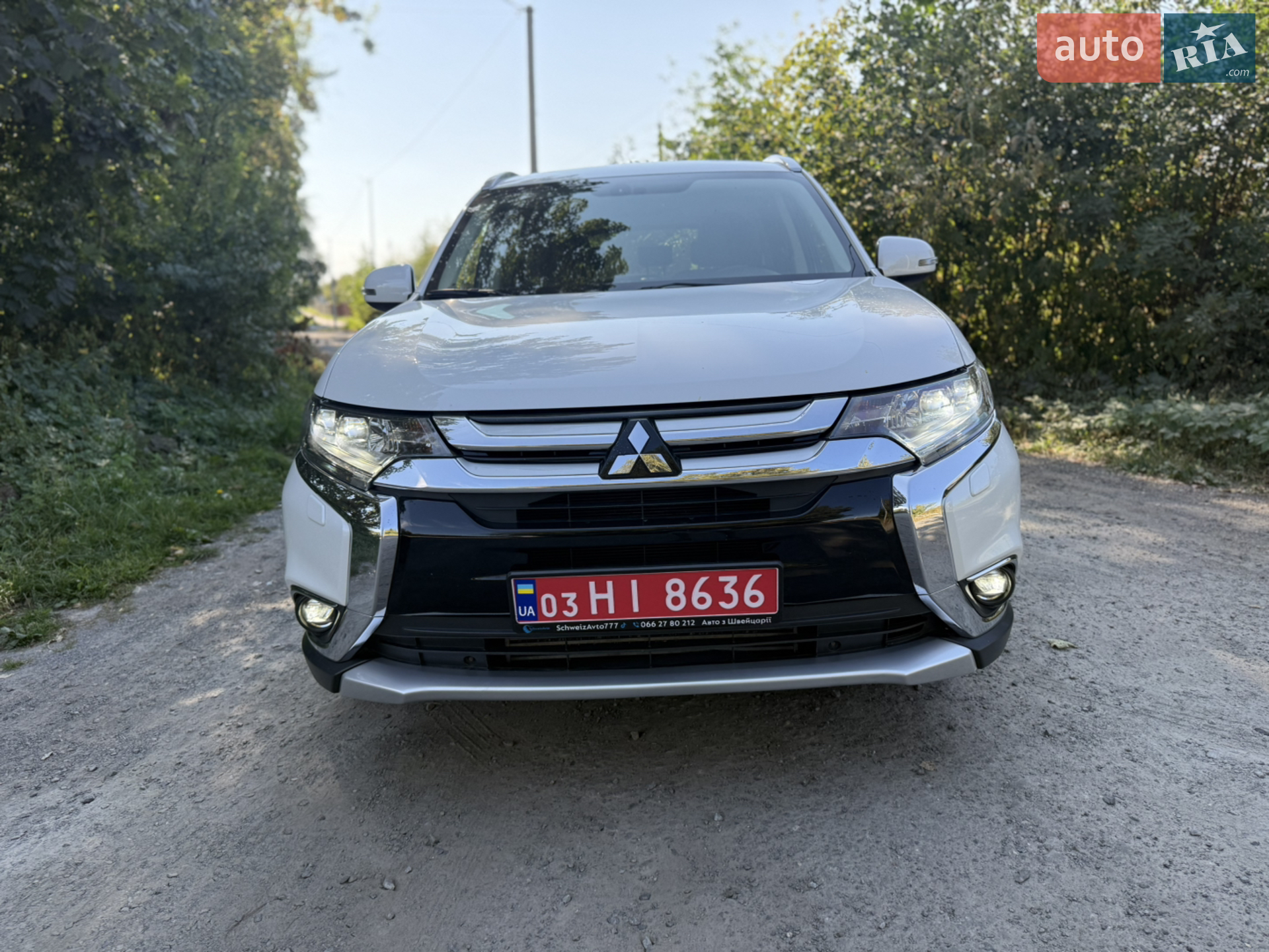 2016 Mitsubishi Outlander - фото 1