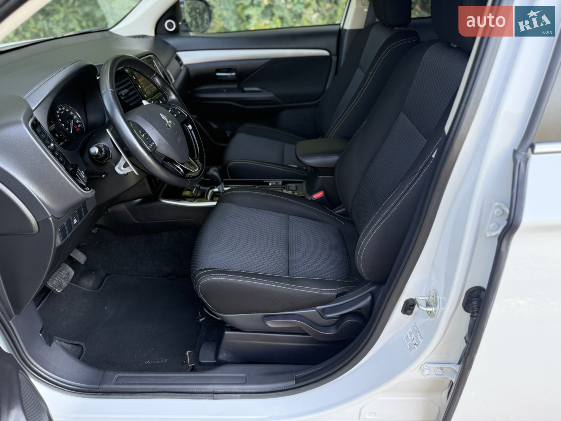 2016 Mitsubishi Outlander - мініатюра 23