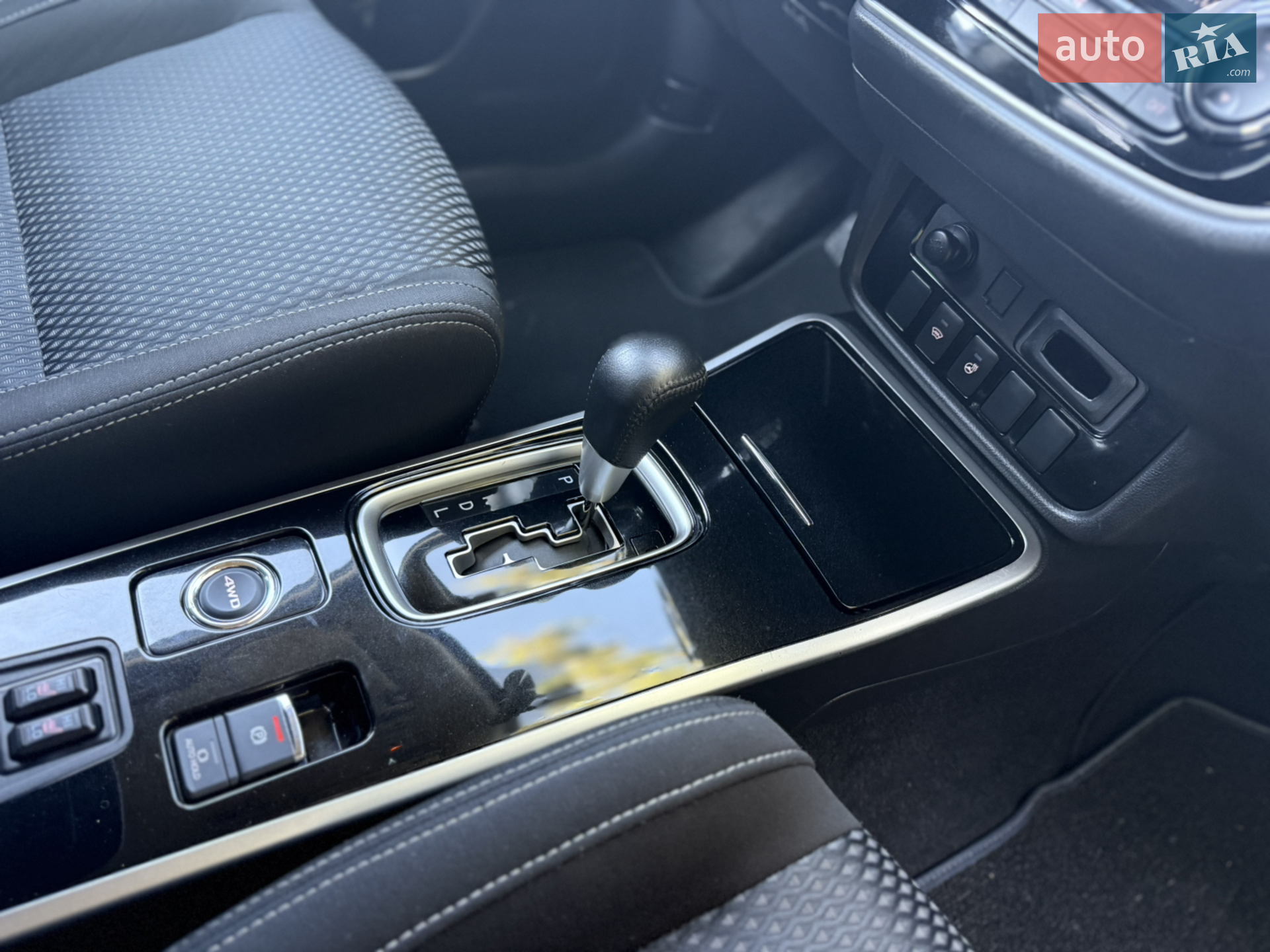 2016 Mitsubishi Outlander - мініатюра 40