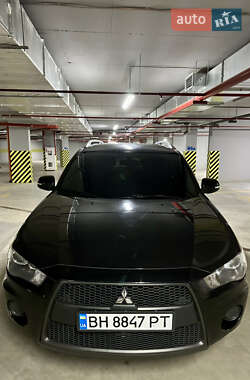 Внедорожник / Кроссовер Mitsubishi Outlander 2010 в 