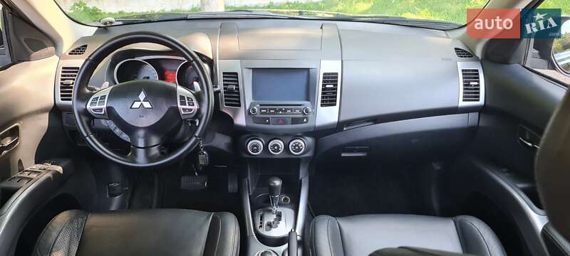 Позашляховик / Кросовер Mitsubishi Outlander 2008 в Дубні