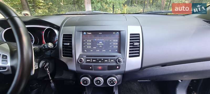 Позашляховик / Кросовер Mitsubishi Outlander 2008 в Дубні