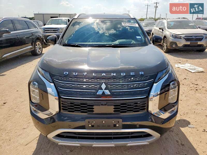 Внедорожник / Кроссовер Mitsubishi Outlander 2022 в Киеве