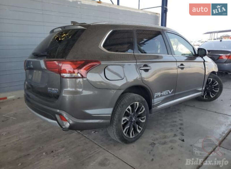 Внедорожник / Кроссовер Mitsubishi Outlander 2018 в Виннице