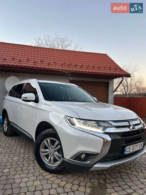 Внедорожник / Кроссовер Mitsubishi Outlander 2018 в 