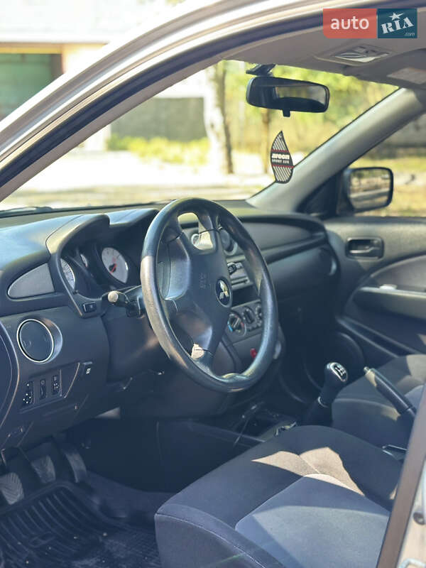 Внедорожник / Кроссовер Mitsubishi Outlander 2007 в Николаеве
