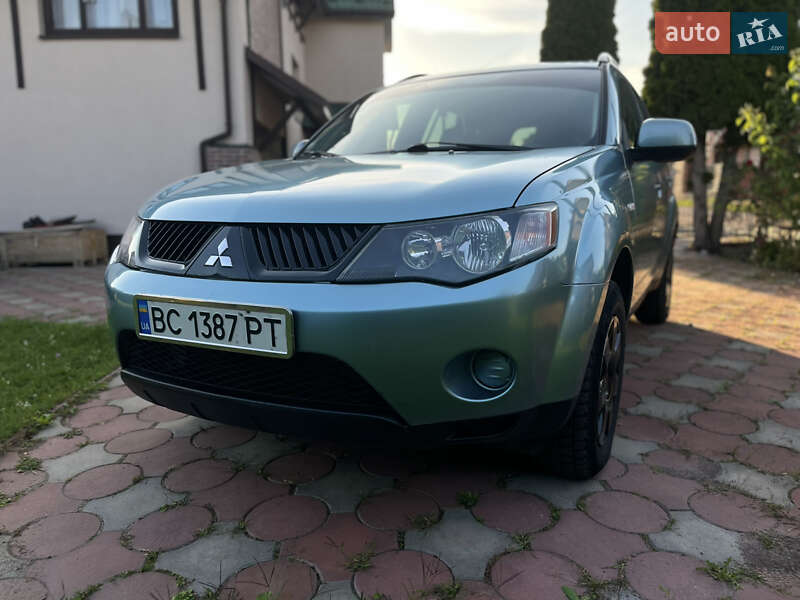 Внедорожник / Кроссовер Mitsubishi Outlander 2007 в 