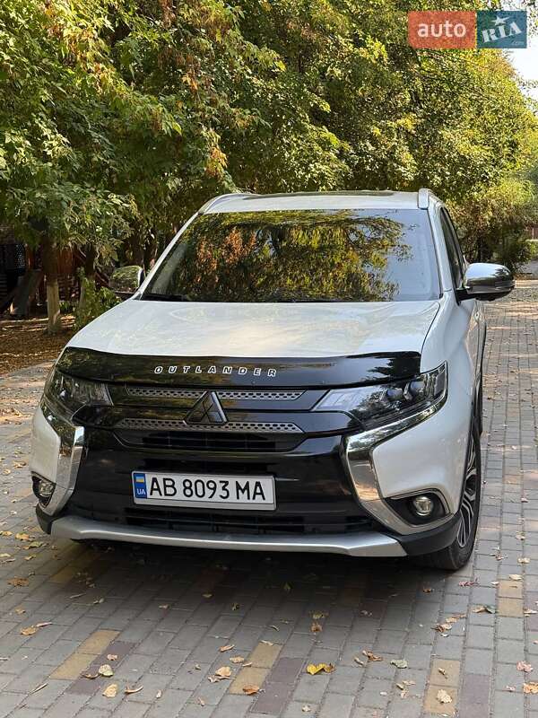 Позашляховик / Кросовер Mitsubishi Outlander 2017 в Бершаді