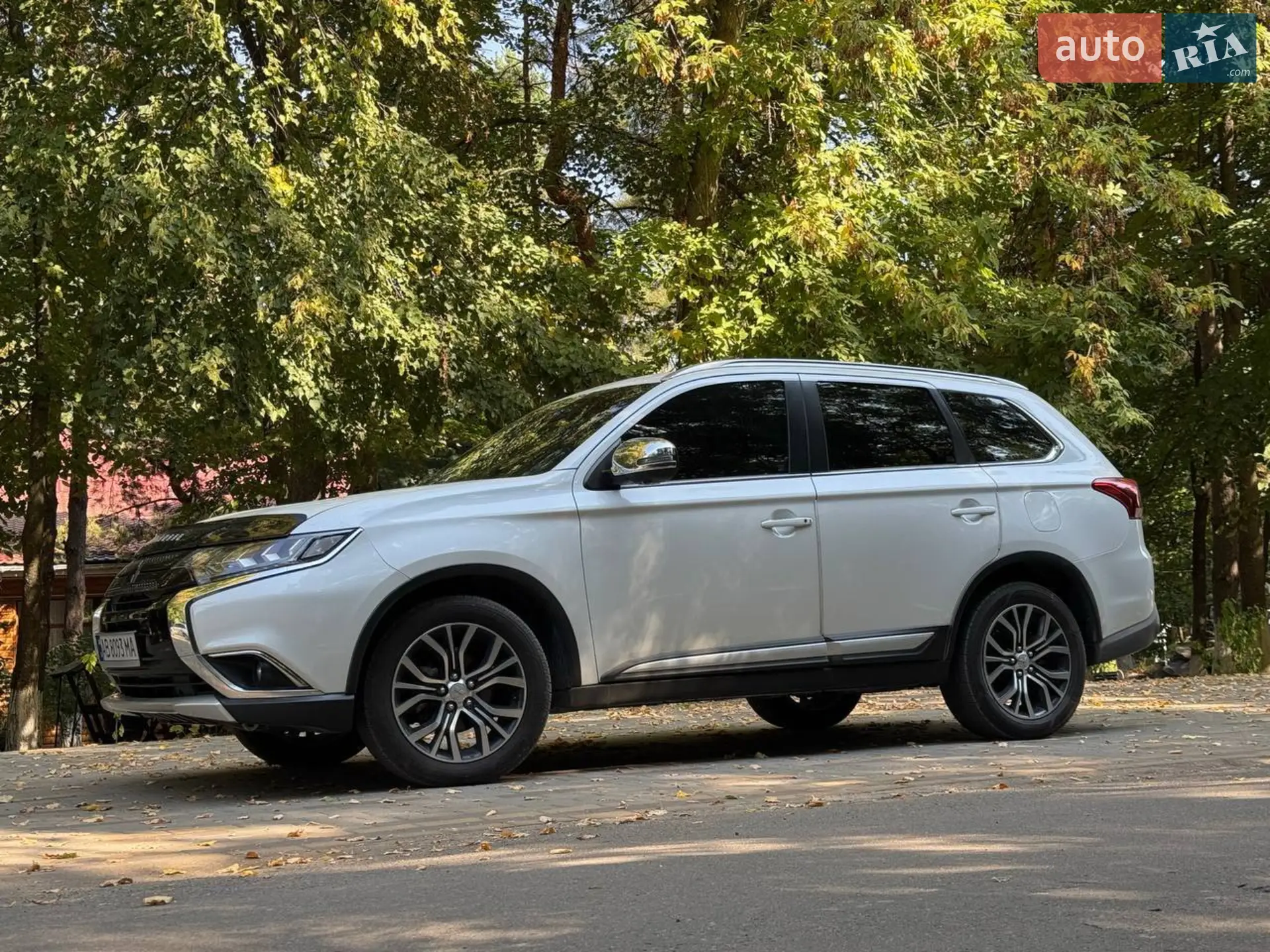 2017 Mitsubishi Outlander - мініатюра 16