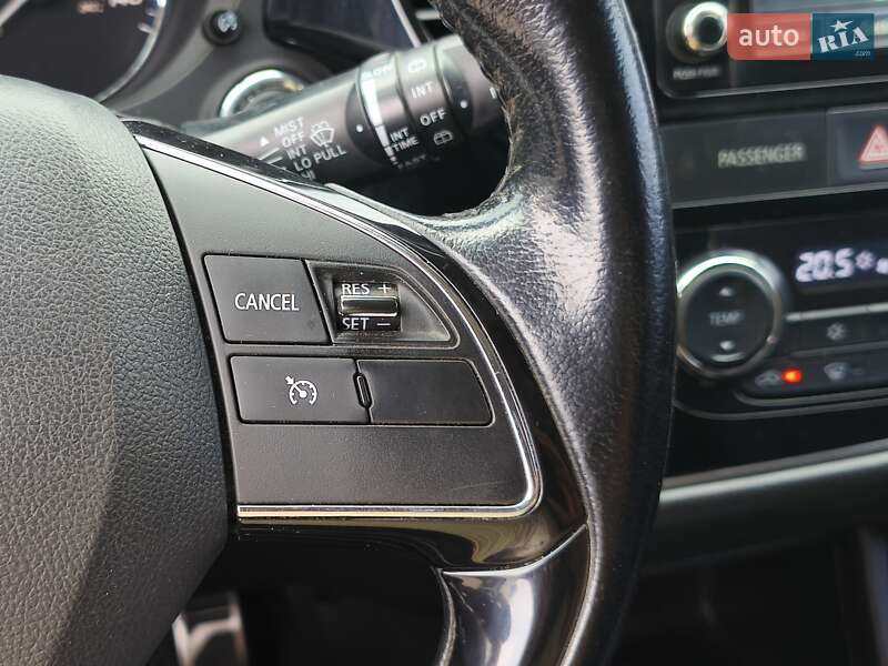 Внедорожник / Кроссовер Mitsubishi Outlander 2016 в Днепре