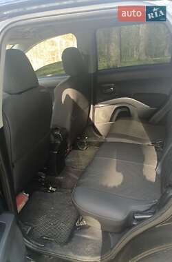 Внедорожник / Кроссовер Mitsubishi Outlander 2008 в 