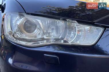 Внедорожник / Кроссовер Mitsubishi Outlander 2010 в 
