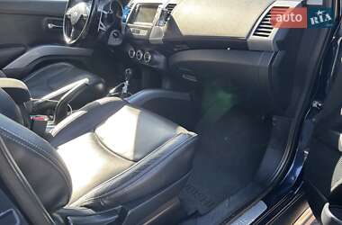 Внедорожник / Кроссовер Mitsubishi Outlander 2010 в 