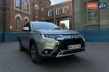 Внедорожник / Кроссовер Mitsubishi Outlander 2020 в Киеве