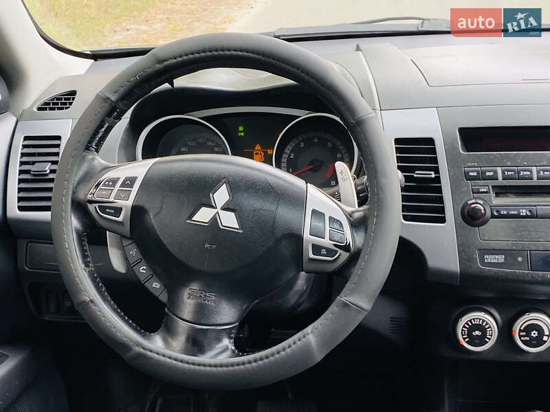 Внедорожник / Кроссовер Mitsubishi Outlander 2008 в Харькове