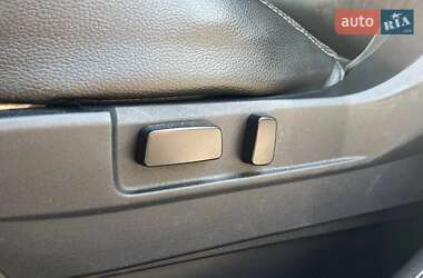 Позашляховик / Кросовер Mitsubishi Outlander 2013 в 