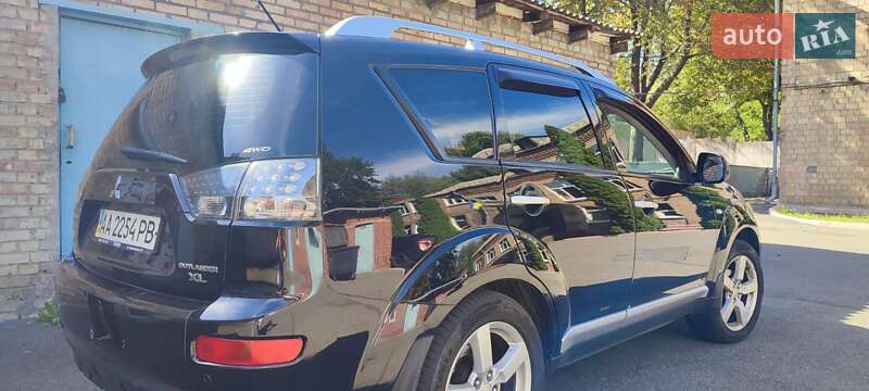Позашляховик / Кросовер Mitsubishi Outlander 2008 в Києві
