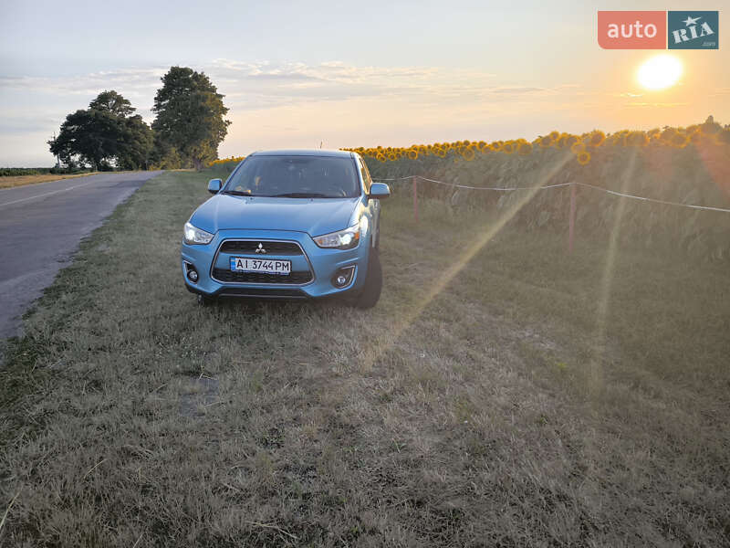 Внедорожник / Кроссовер Mitsubishi Outlander 2014 в Мироновке