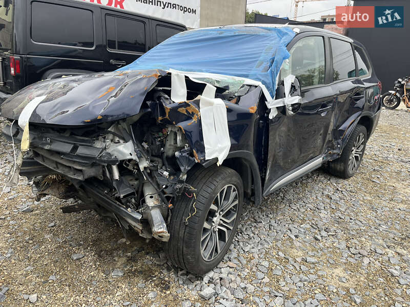 Внедорожник / Кроссовер Mitsubishi Outlander 2016 в Львове