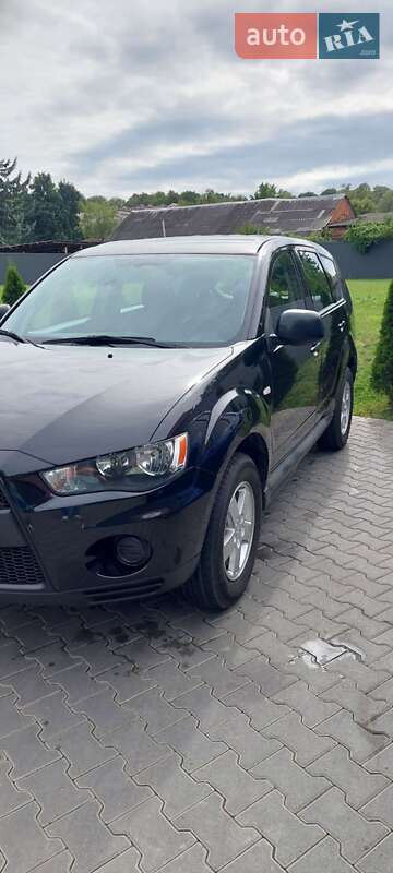Позашляховик / Кросовер Mitsubishi Outlander 2012 в Чернівцях фото 4 Позашляховик / Кросовер Mitsubishi Outlander 2012 в Чернівцях