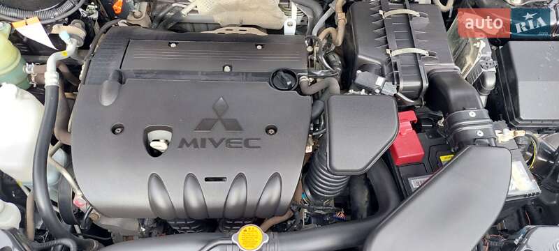 Позашляховик / Кросовер Mitsubishi Outlander 2012 в Чернівцях фото 11 Позашляховик / Кросовер Mitsubishi Outlander 2012 в Чернівцях