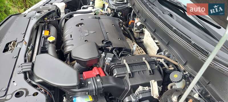 Позашляховик / Кросовер Mitsubishi Outlander 2012 в Чернівцях фото 14 Позашляховик / Кросовер Mitsubishi Outlander 2012 в Чернівцях