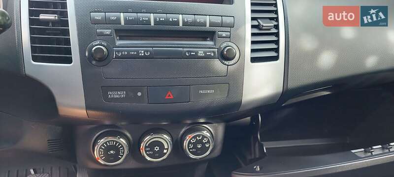 Позашляховик / Кросовер Mitsubishi Outlander 2012 в Чернівцях фото 28 Позашляховик / Кросовер Mitsubishi Outlander 2012 в Чернівцях