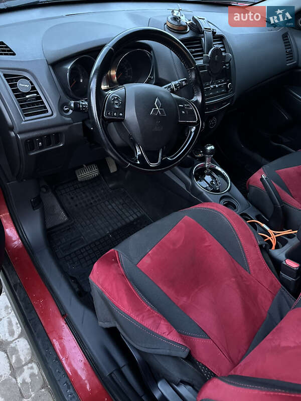 Позашляховик / Кросовер Mitsubishi Outlander 2016 в Підгайцях