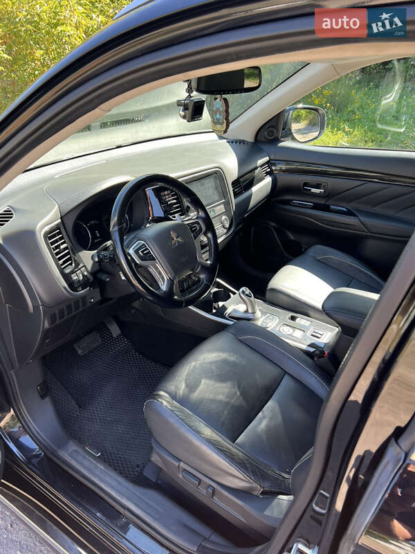 Позашляховик / Кросовер Mitsubishi Outlander 2018 в Глухові