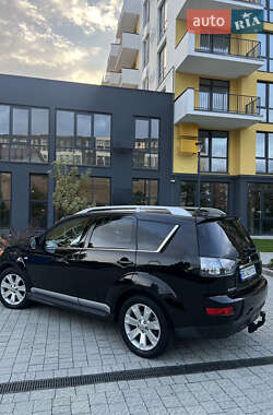 Внедорожник / Кроссовер Mitsubishi Outlander 2009 в 