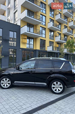 Внедорожник / Кроссовер Mitsubishi Outlander 2009 в 