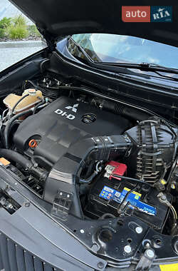 Внедорожник / Кроссовер Mitsubishi Outlander 2009 в 