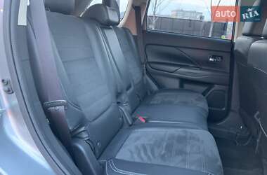 Внедорожник / Кроссовер Mitsubishi Outlander 2019 в 