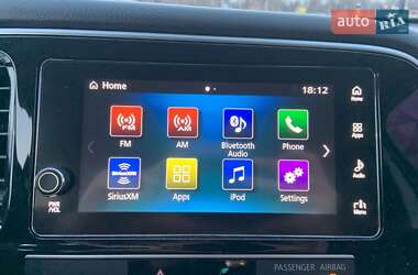 Внедорожник / Кроссовер Mitsubishi Outlander 2019 в 