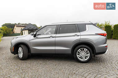 Внедорожник / Кроссовер Mitsubishi Outlander 2021 в 
