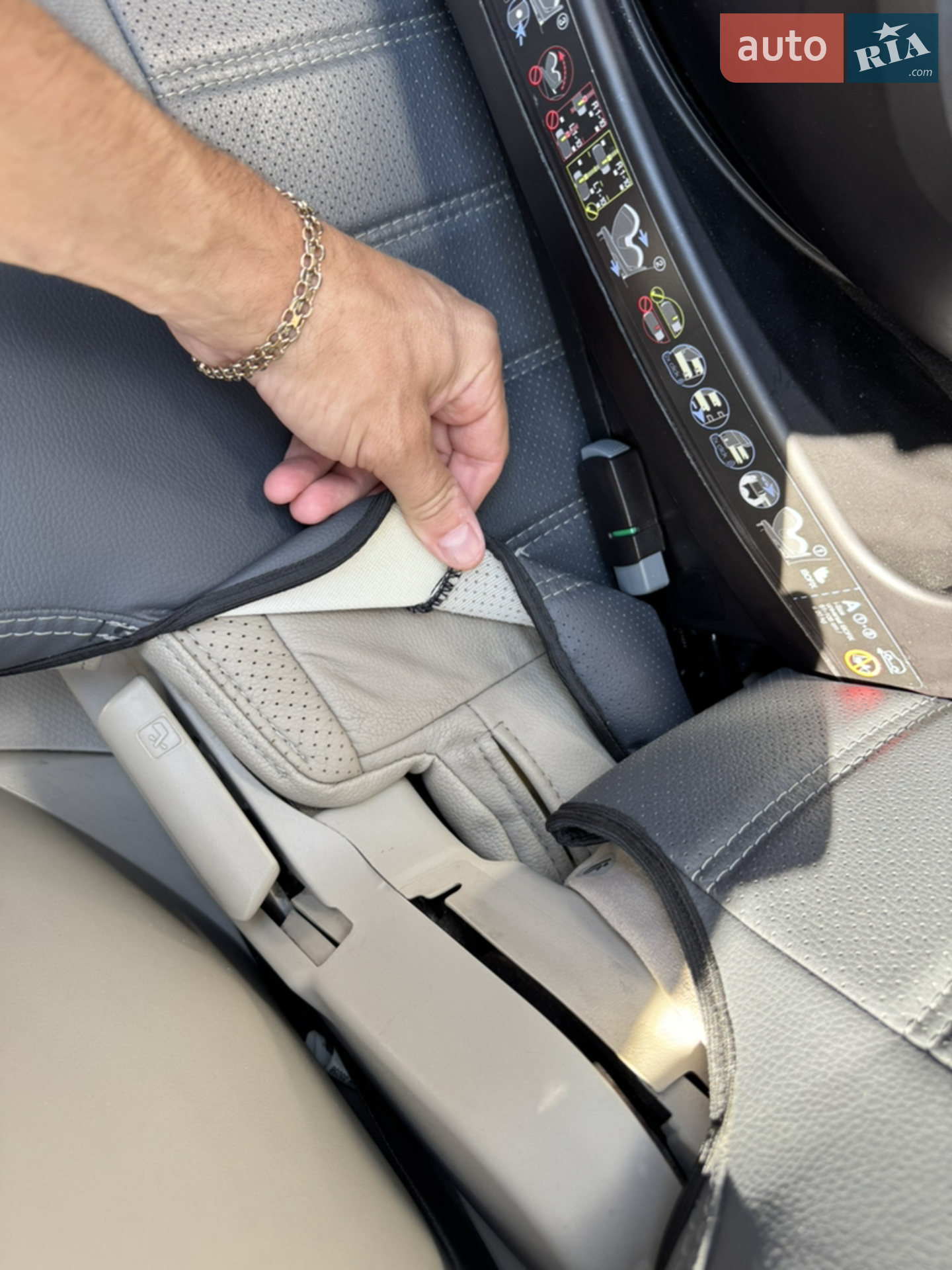 2012 Mitsubishi Outlander - мініатюра 12