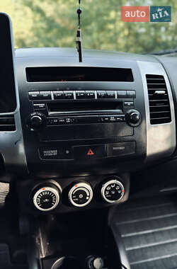 Внедорожник / Кроссовер Mitsubishi Outlander 2007 в 
