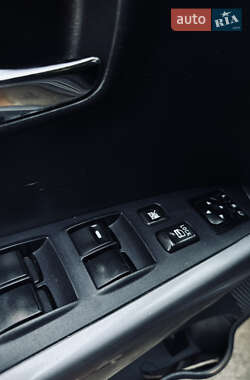 Внедорожник / Кроссовер Mitsubishi Outlander 2007 в 