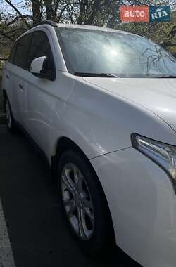 Позашляховик / Кросовер Mitsubishi Outlander 2013 в Києві