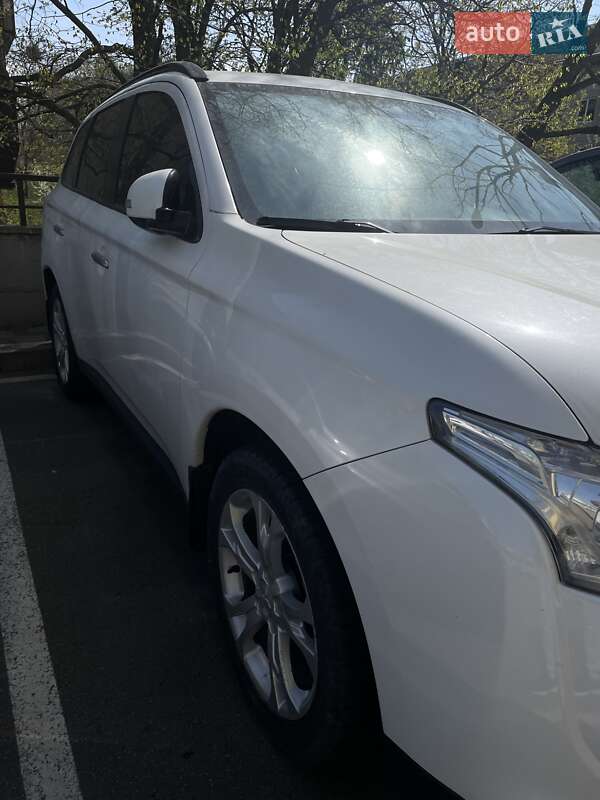 Mitsubishi Outlander 2013