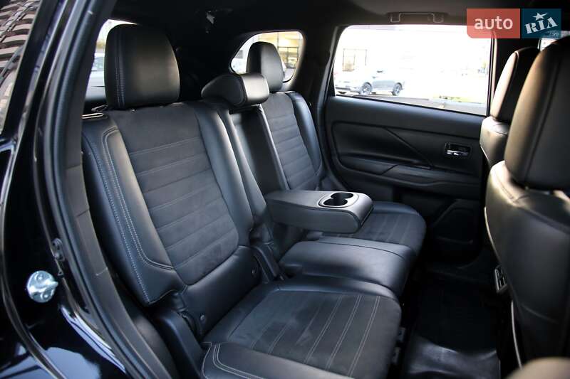 Внедорожник / Кроссовер Mitsubishi Outlander 2018 в Харькове