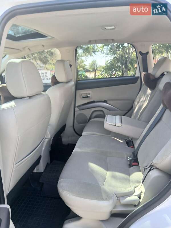 Внедорожник / Кроссовер Mitsubishi Outlander 2010 в Николаеве