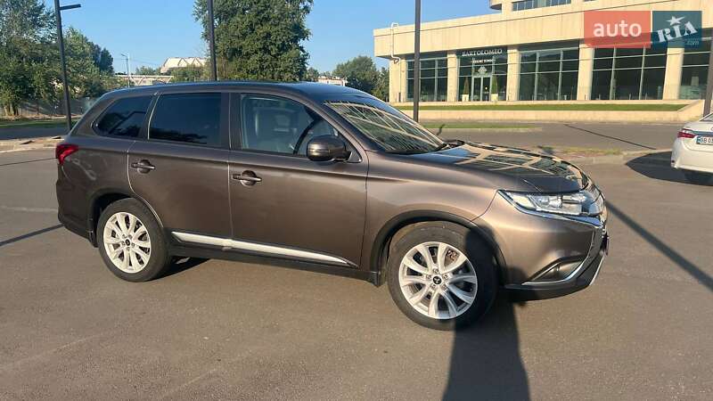 Внедорожник / Кроссовер Mitsubishi Outlander 2021 в Днепре
