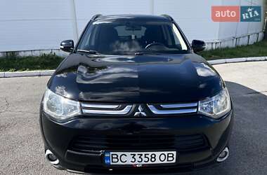 Внедорожник / Кроссовер Mitsubishi Outlander 2013 в 